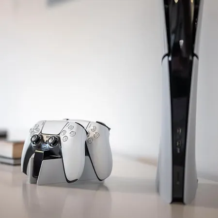 Modern Nature Retreat W Pool, Ps5 & Hot Tube בית נופש