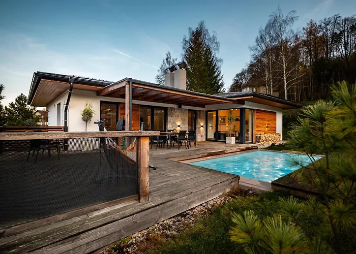 Modern Nature Retreat W Pool, Ps5 & Hot Tube Holiday home